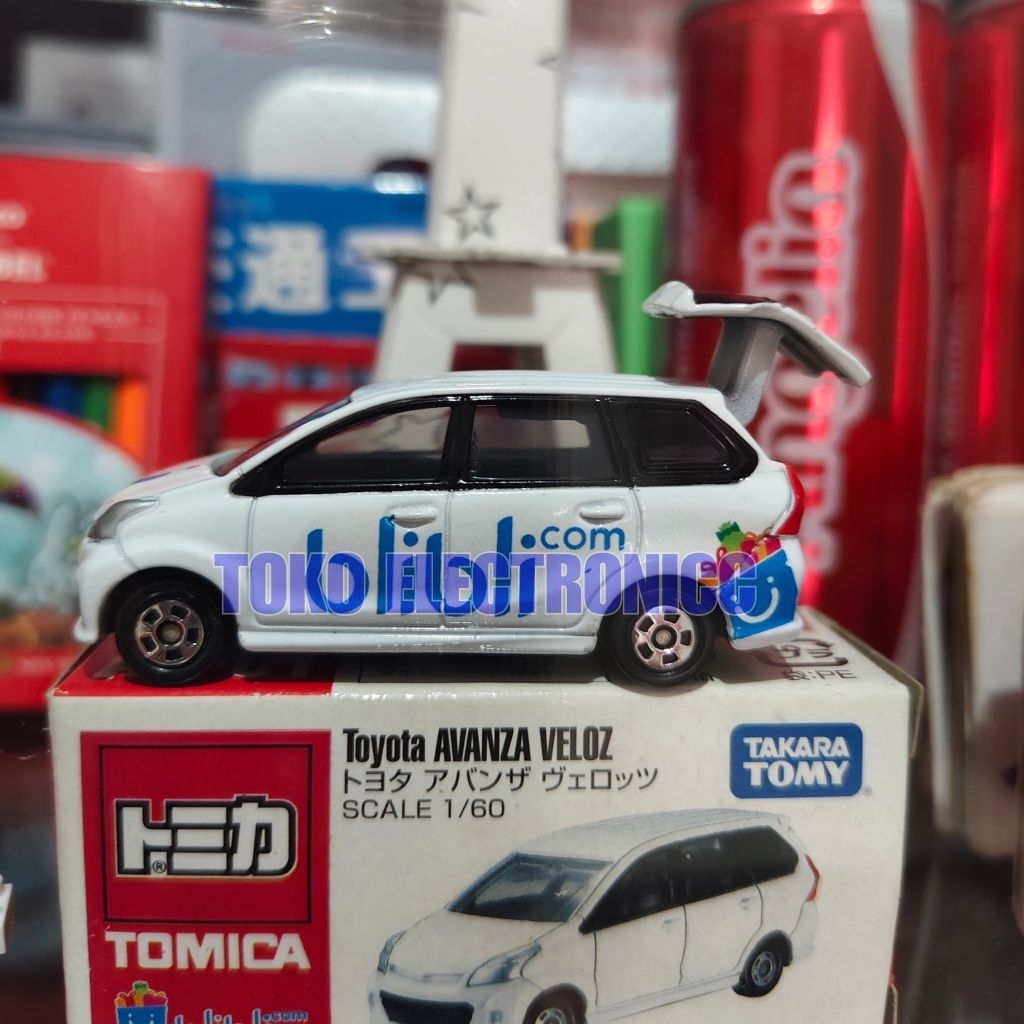Miniatur Mobil Takara Tomy Tomica  Toyota Avanza Veloz