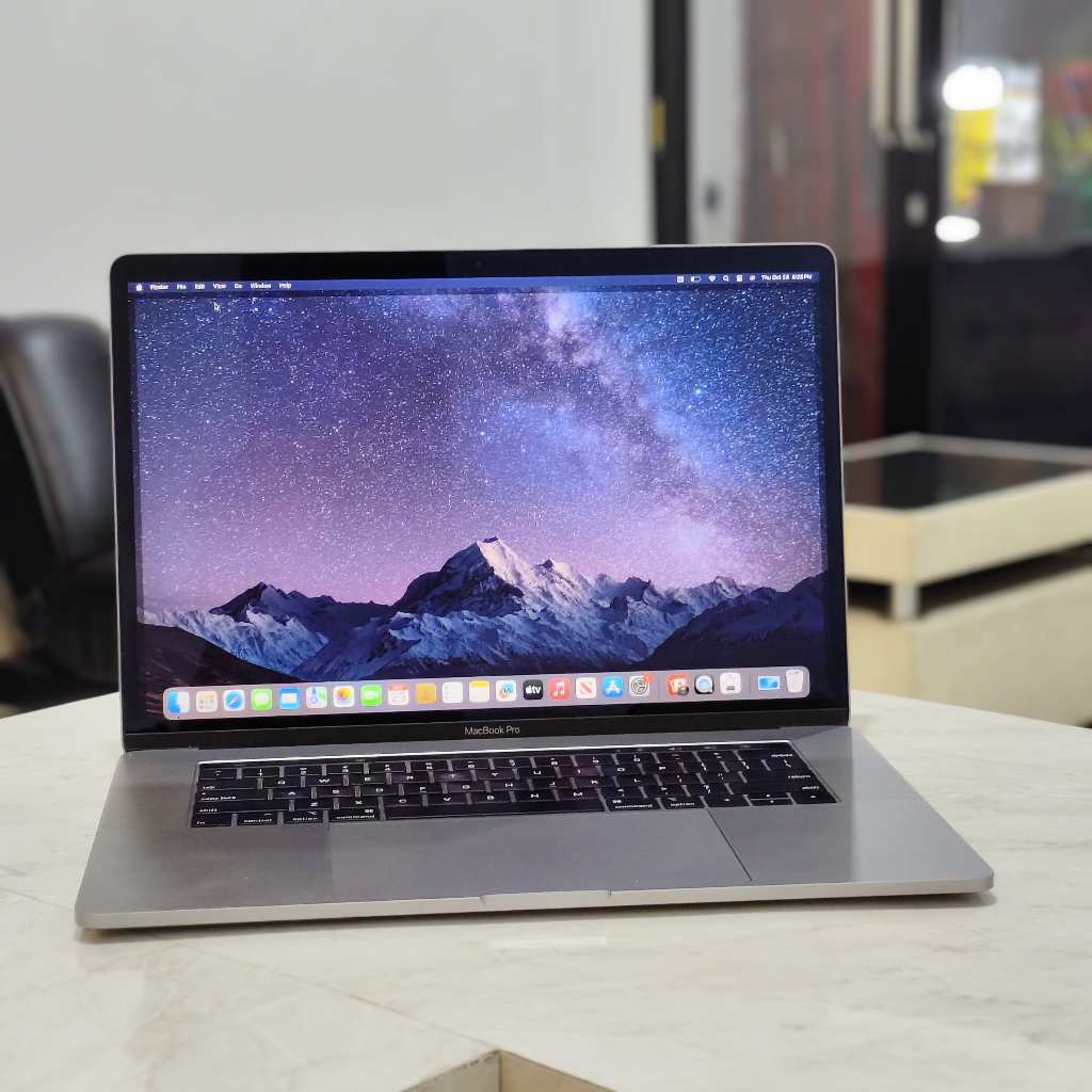 Macbook Pro Retina 16INC 2019 Touchbar Intel Core i7 RAM 16GB SSD 500GB Dual Grafis Radeon PRO