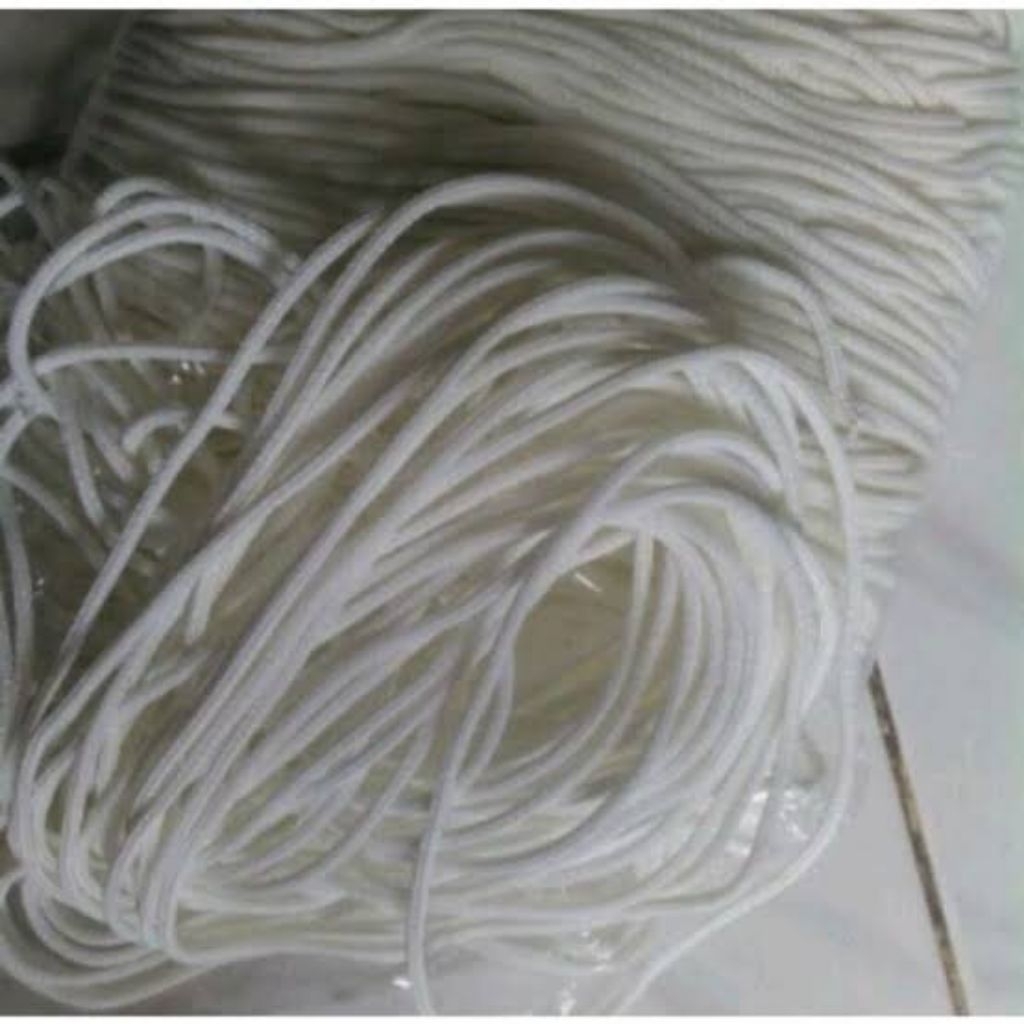 tali kolor celana warna hitam putih