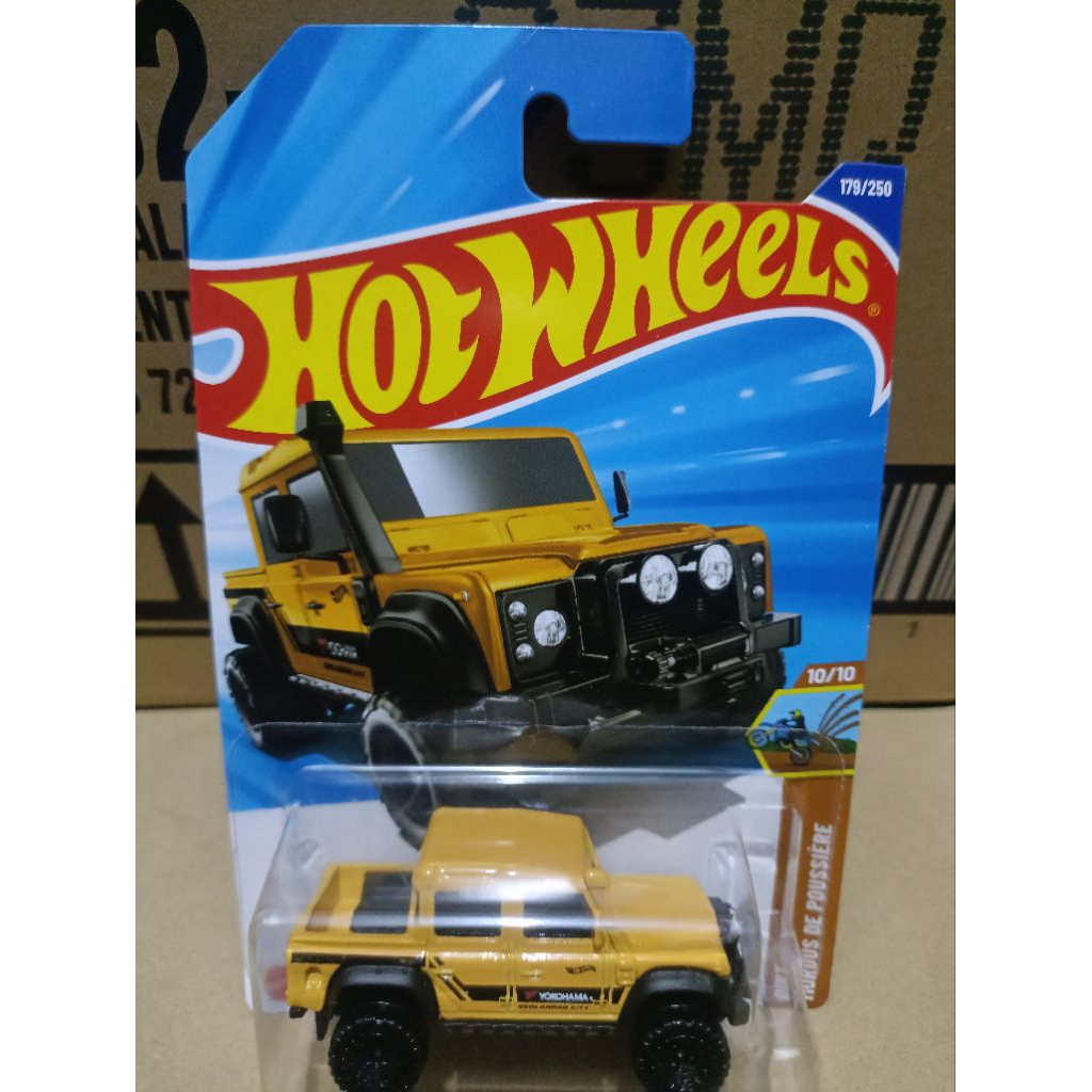 Hot Wheels Real Car - '15 Land Rover Defender Double Cab