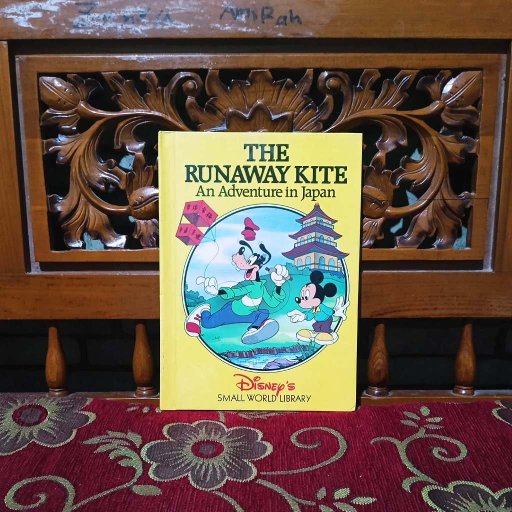 Buku Cerita Anak Impor Seri Disney's Small World Library