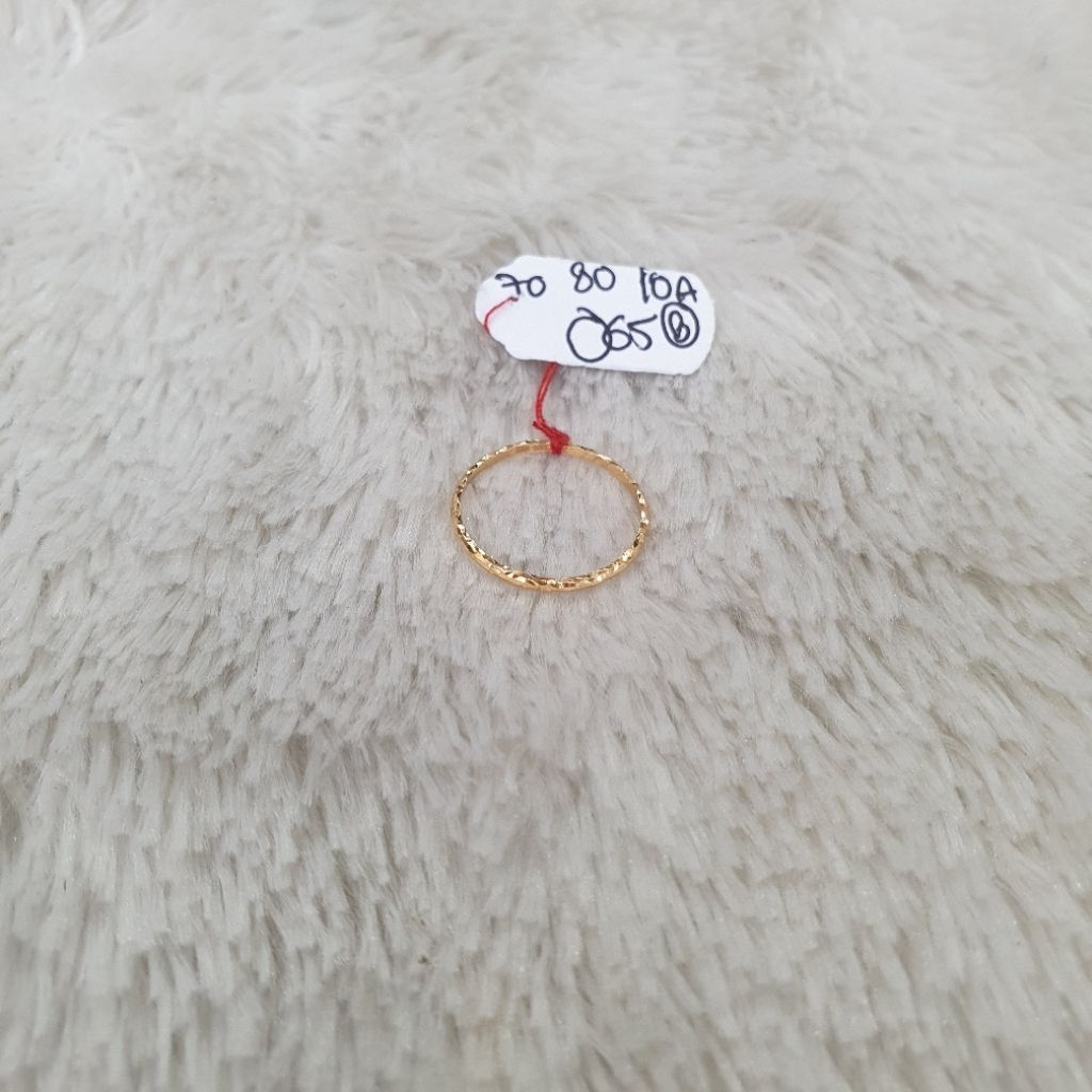 cincin ukir New Arrival emas kadar 70% berat 0,65gram size : 12