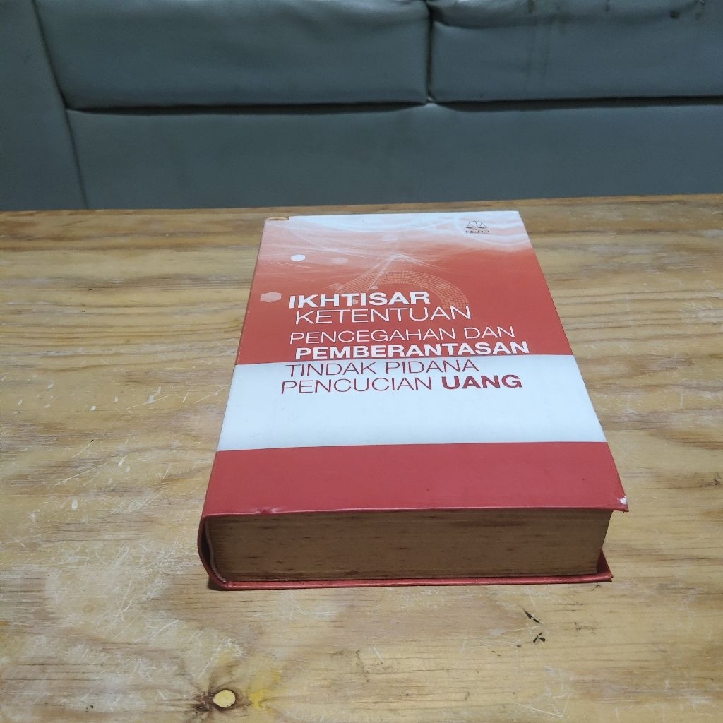 Buku Ikhtisar Ketentuan Pencucian Uang