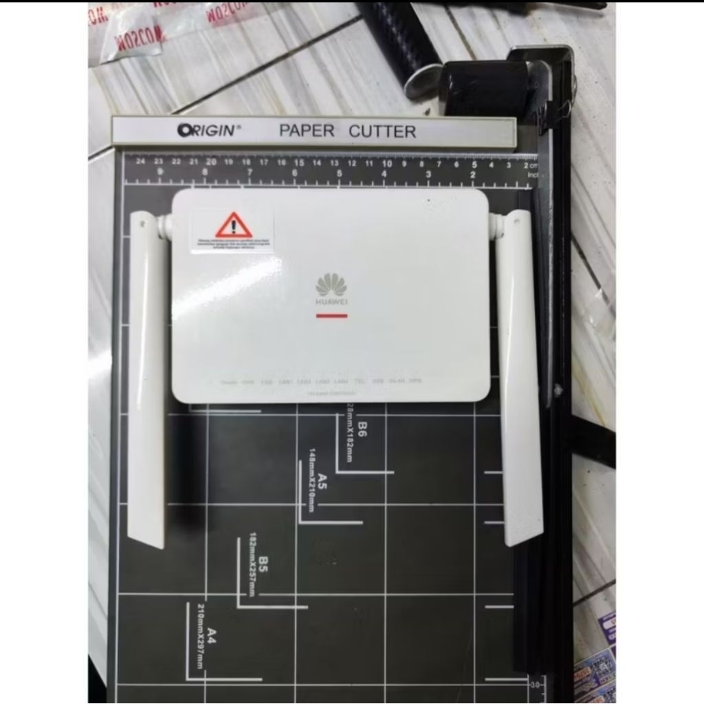 ONT HUAWEI OPTIKSTAR-HG8145X6-10-WIFI6 PORT BIRU + ADAPTOR