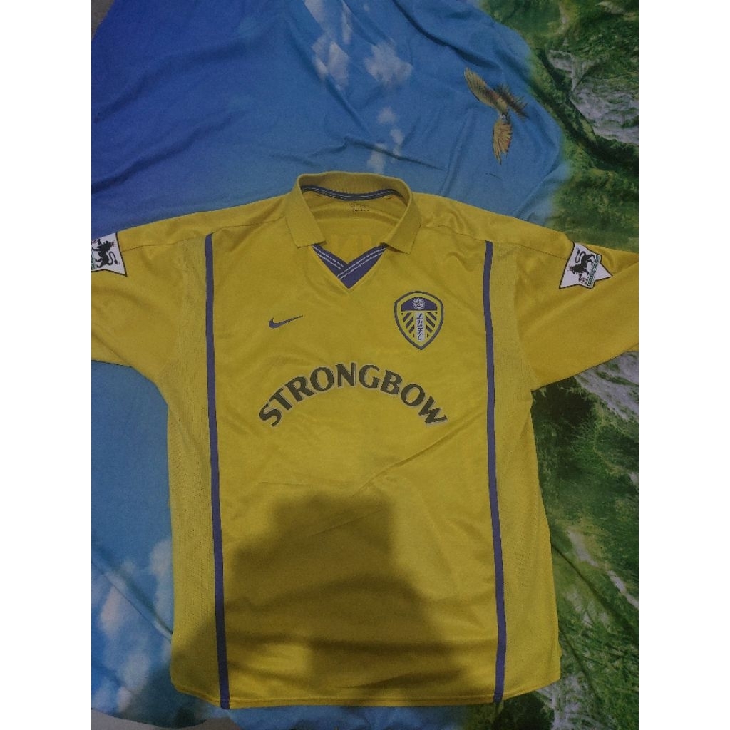 LEEDS UNITED 2000 AWAY SHORT SLEEVE REPLIKA VERSION