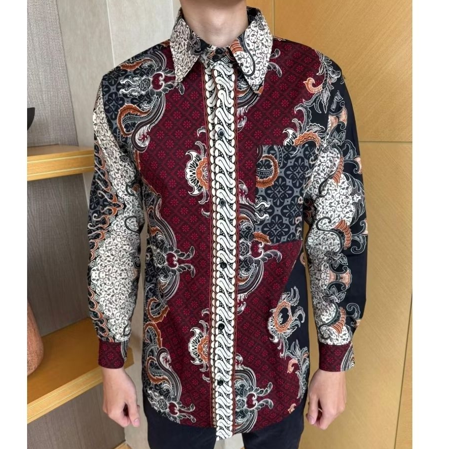 Folds Kemeja Batik Pria Lengan Panjang Maroon