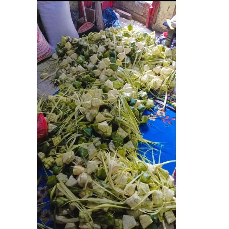 Janur Ketupat kosong