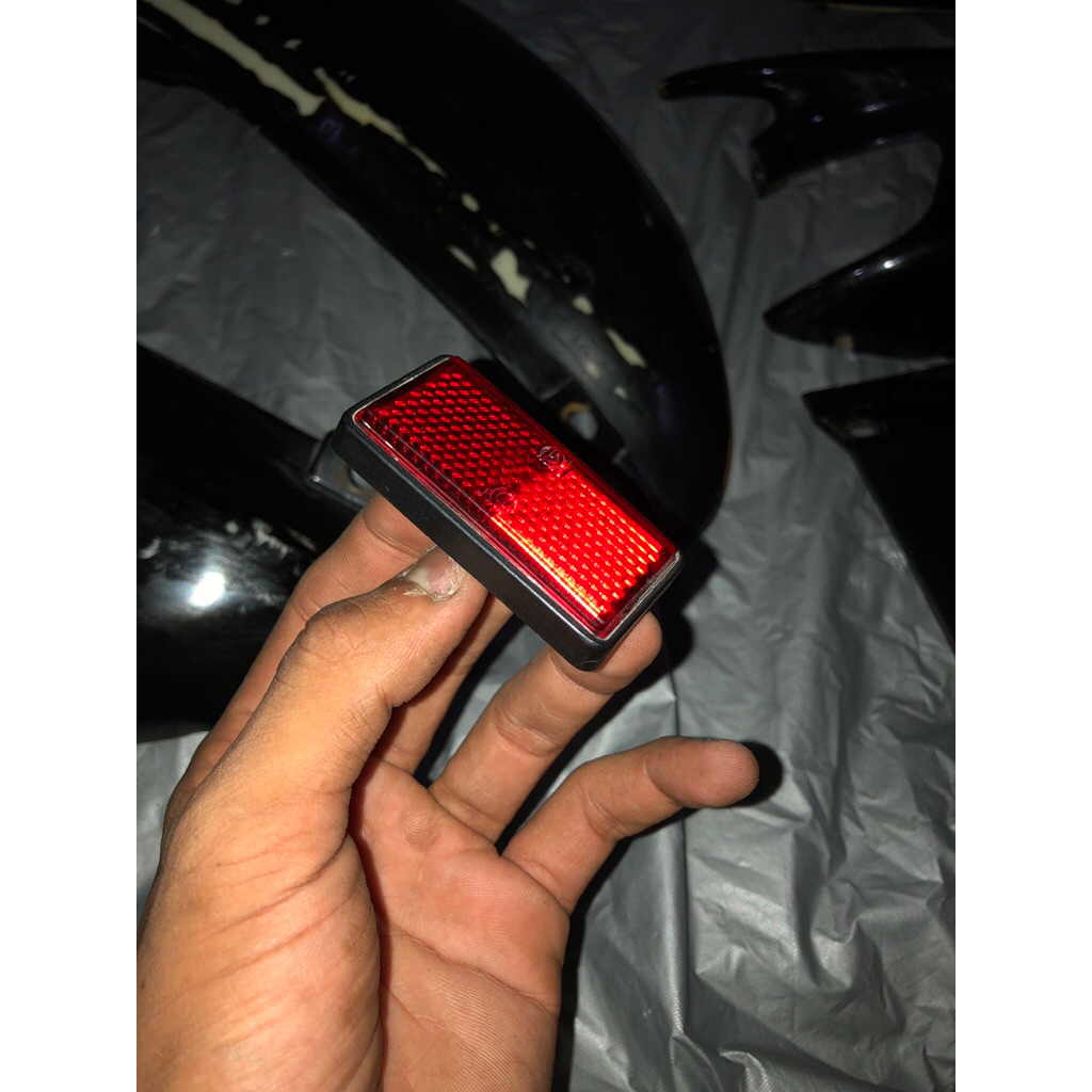 Mata Kucing Slebor Belakang Grand KGD