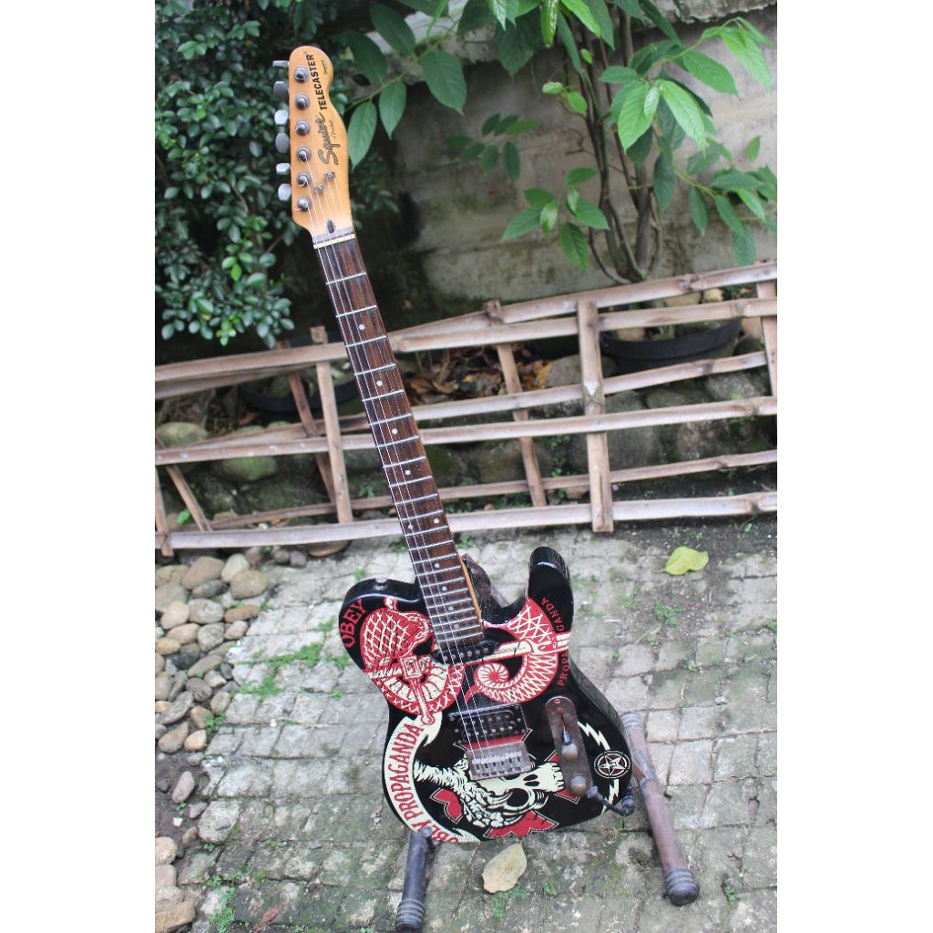 squier tele classic obey propaganda