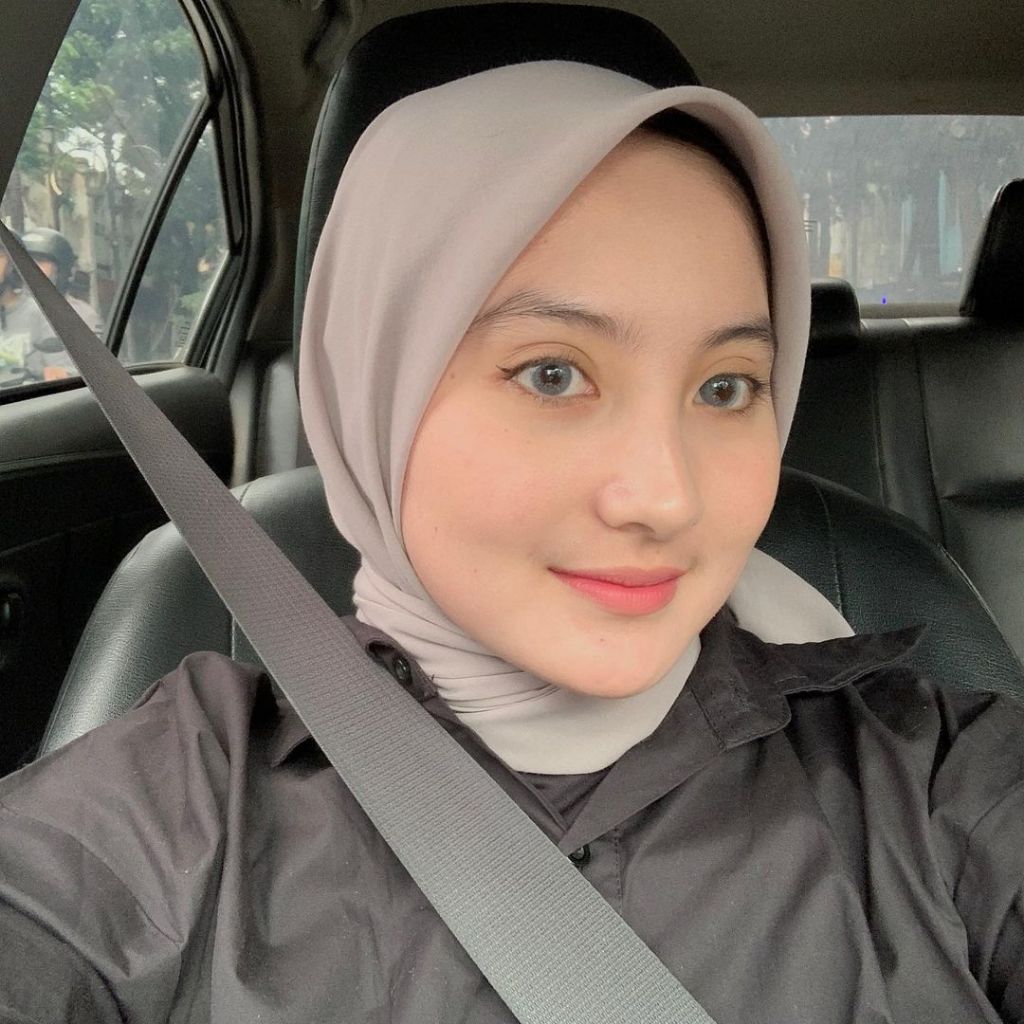 SHE - [PREMIUM] Hijab Segiempat PARIS JADUL Original - Anti Letoy Tegak Paripurna Shemogae