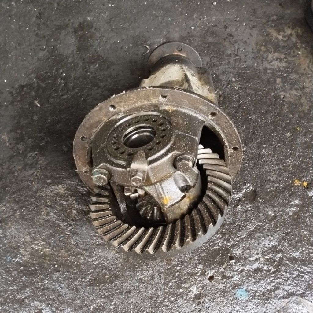 mitsubishi l300diesel gardan belakang gigi 7x37 untuk bahan 4x4