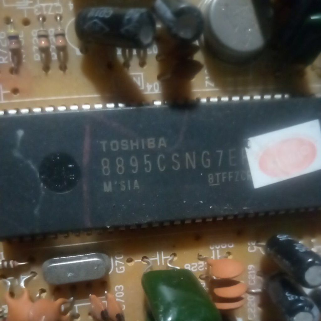 ic tv IC TOSHIBA  8895_8823_8873 masih nempel pcb,cabutan