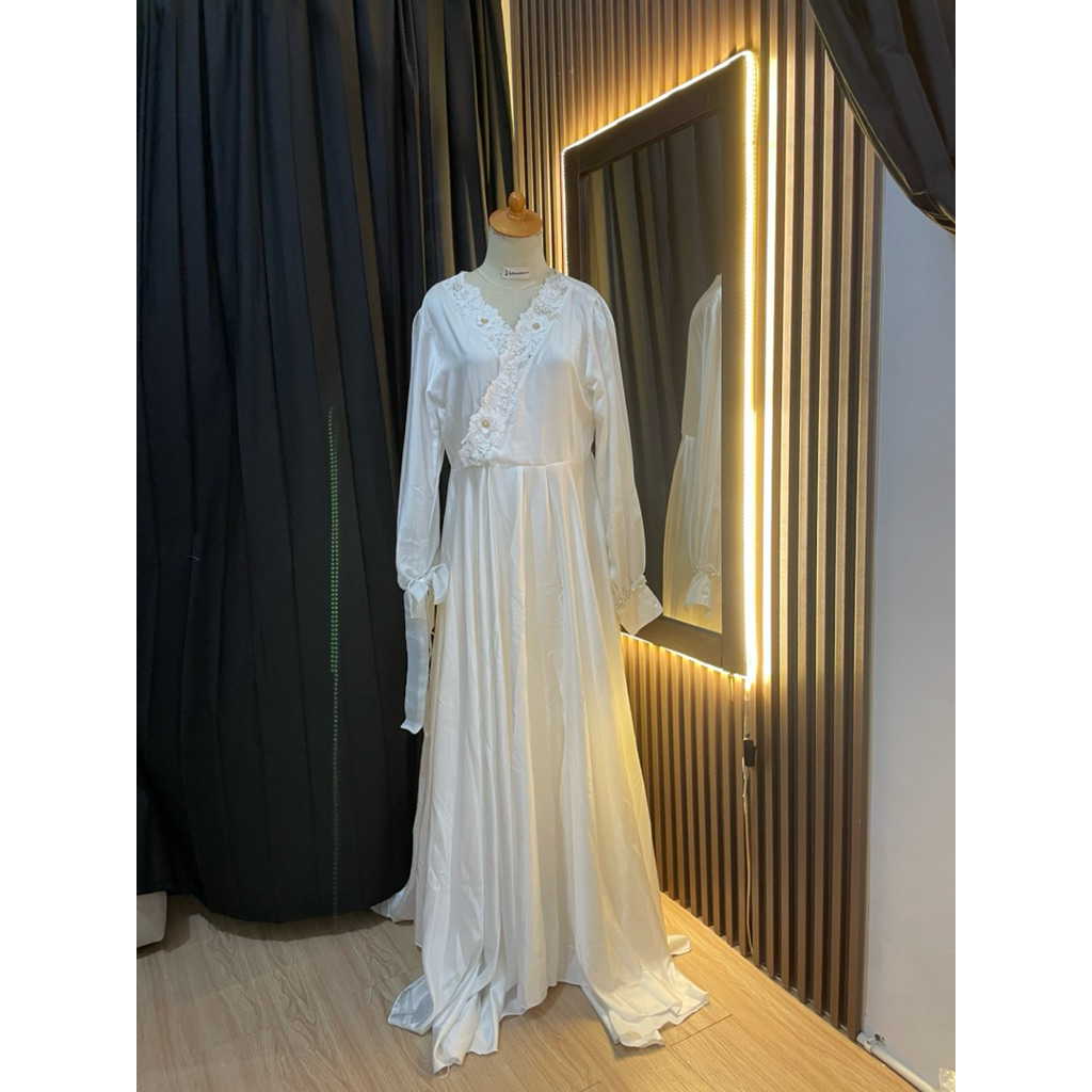 Gaun Prewedding / Gaun Maternity / Gaun Prewedding Putih / Gaun Prewedding Putih / Gaun Maternity Pu