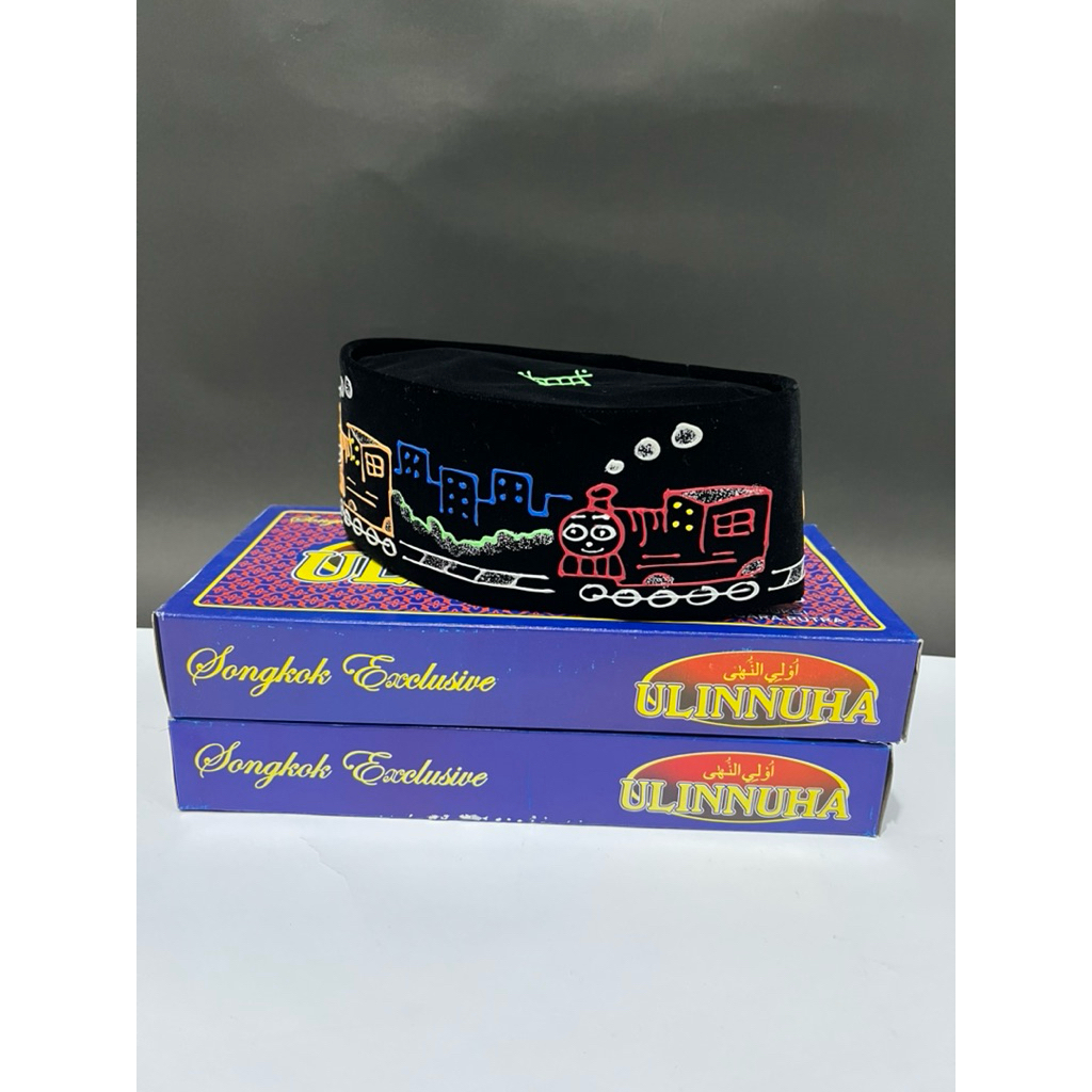 Songkok Ulinnuha Hitam Gambar Thomas Untuk Anak Tanpa AC (Songkok Hitam Anak Nasional)