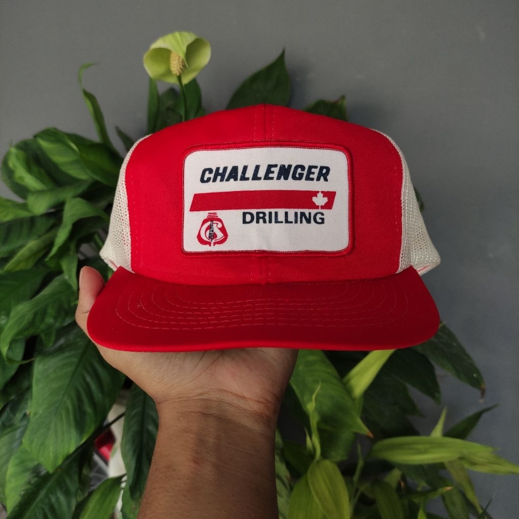 TOPI VINTAGE CHALL3NGER DR1LLING PATCH TRUCKER