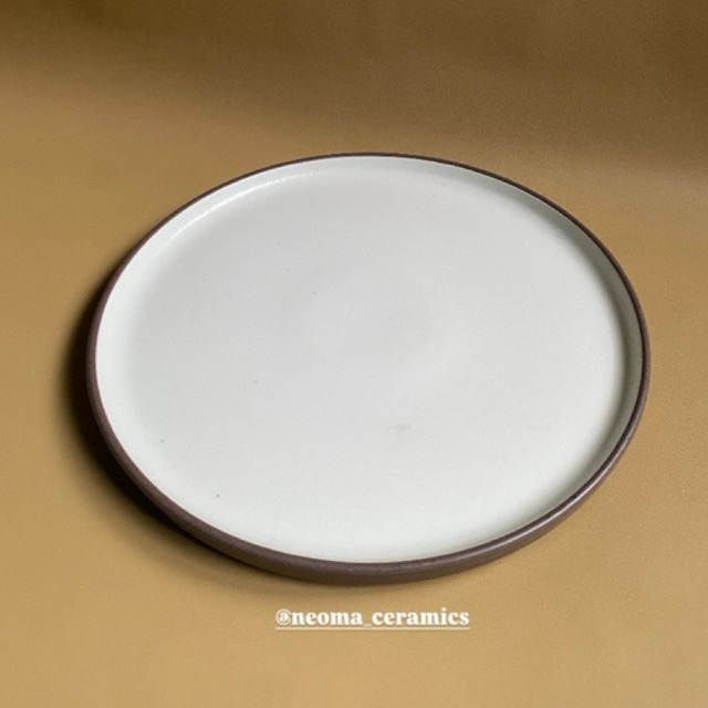 neoma_ceramics | Brown Thom | Pretty & Aesthetic Tableware | Salad Plate | Piring Sedang