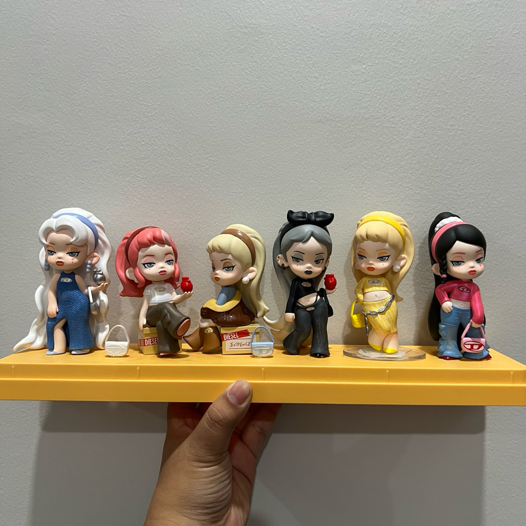 READY DOLORES X DIESEL BAG SET FIGURE ORIGINAL