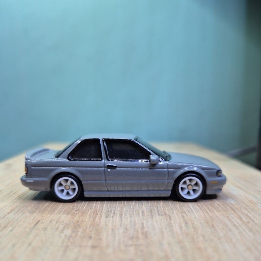 HOT WHEELS PREMIUM NISSAN SENTRA