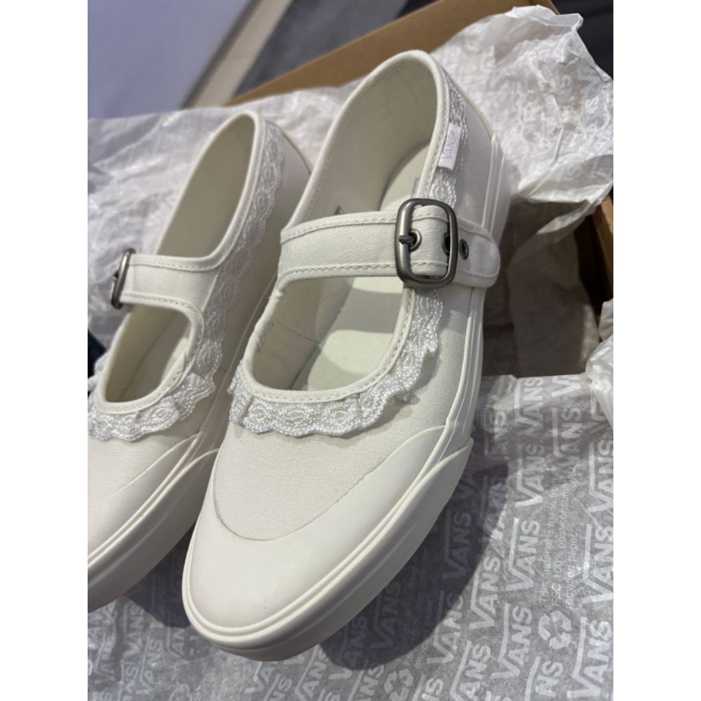 sandal/sepatu Vans Mary Jane Chou Chou Marshmallow Original - Size 5.5 (US Men) / 7 (US Women)