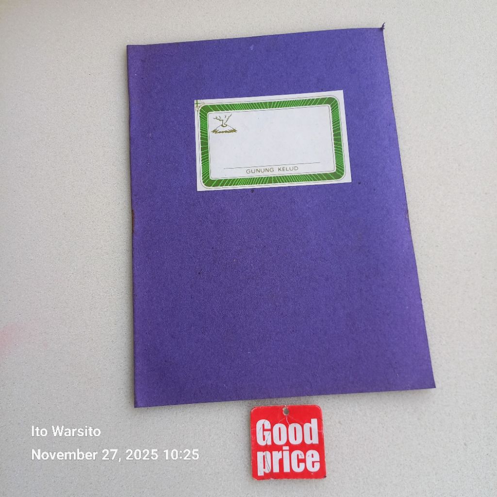 Buku tulis strimin jadul sampul biru Gunung Kelud