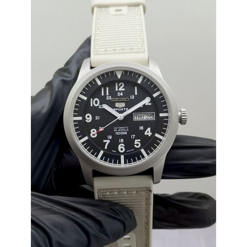 Seiko 5 Sport Military