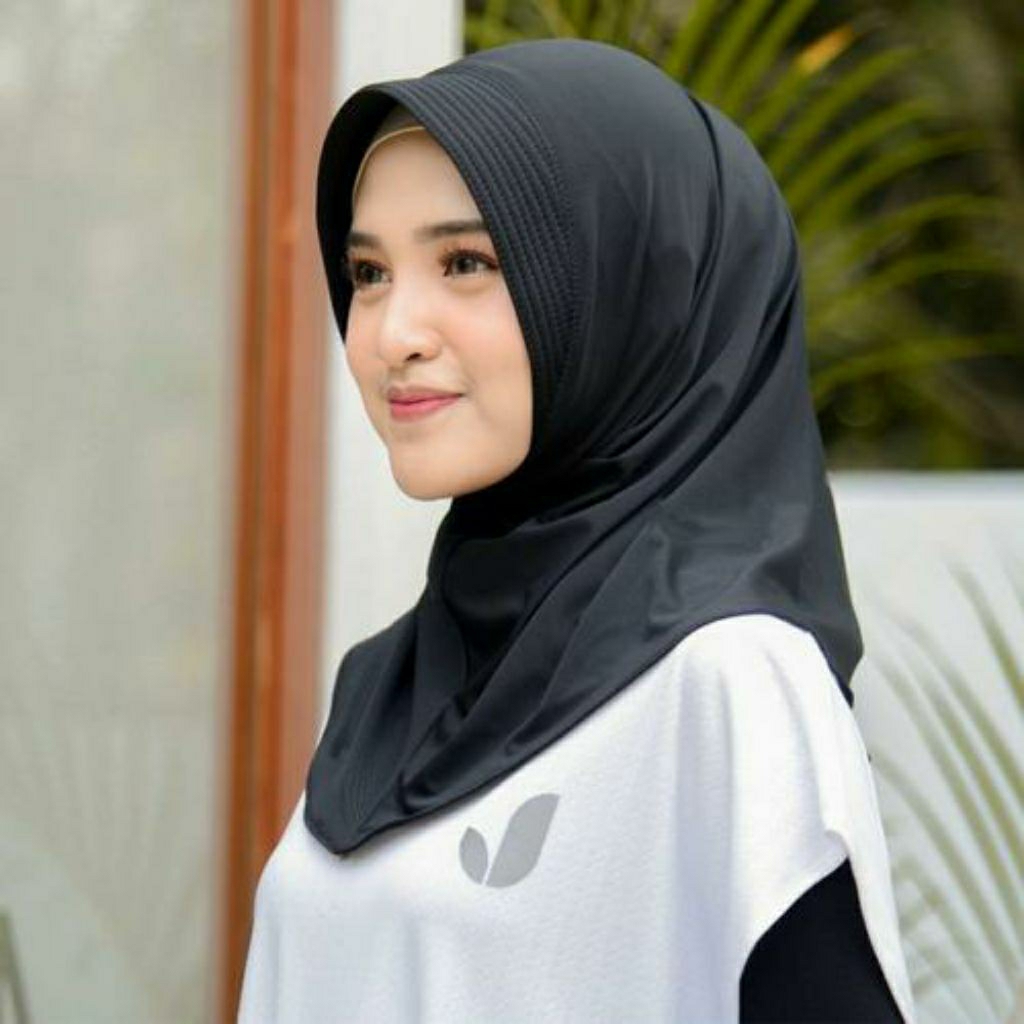 Hijab Bergo Sport Hitam
