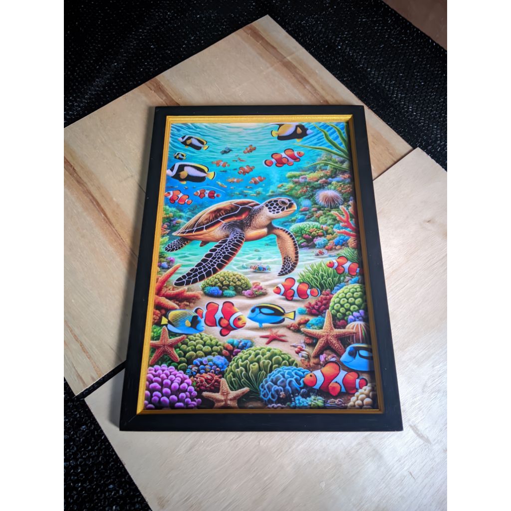 Hiasan dinding lukisan cetak plus Bingkai kura kura dan Biota laut ukuran 65*45cm