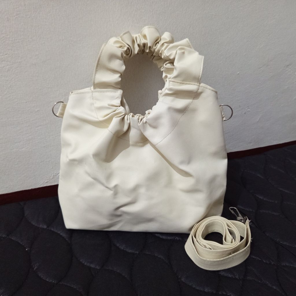 [ PRELOVED ] Tas Selempang Wanita Model Serut
