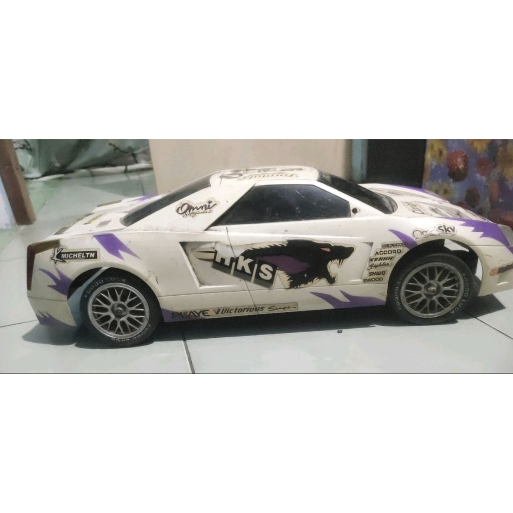 body & kit RC QD besar skala 1:8 ga tau model mobil apa