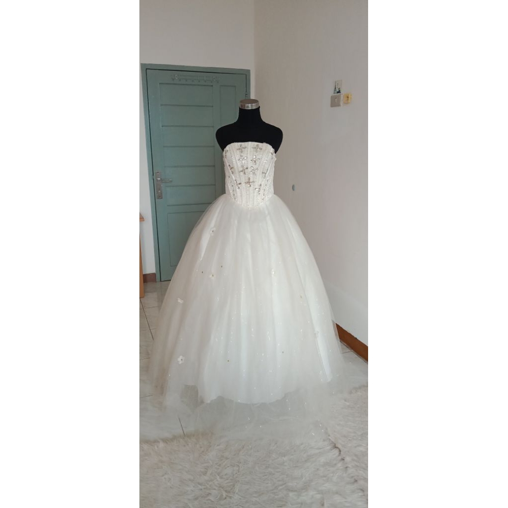 gaun wedding putih