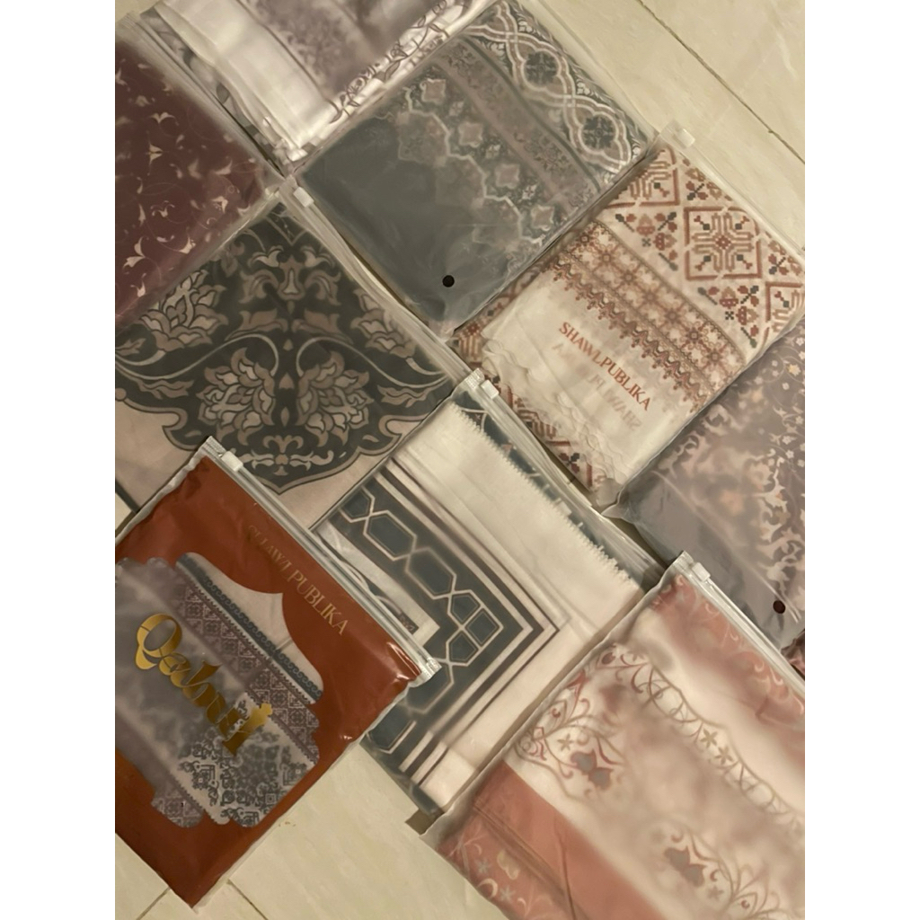 Hijab Motif Malaysia 115x115cm