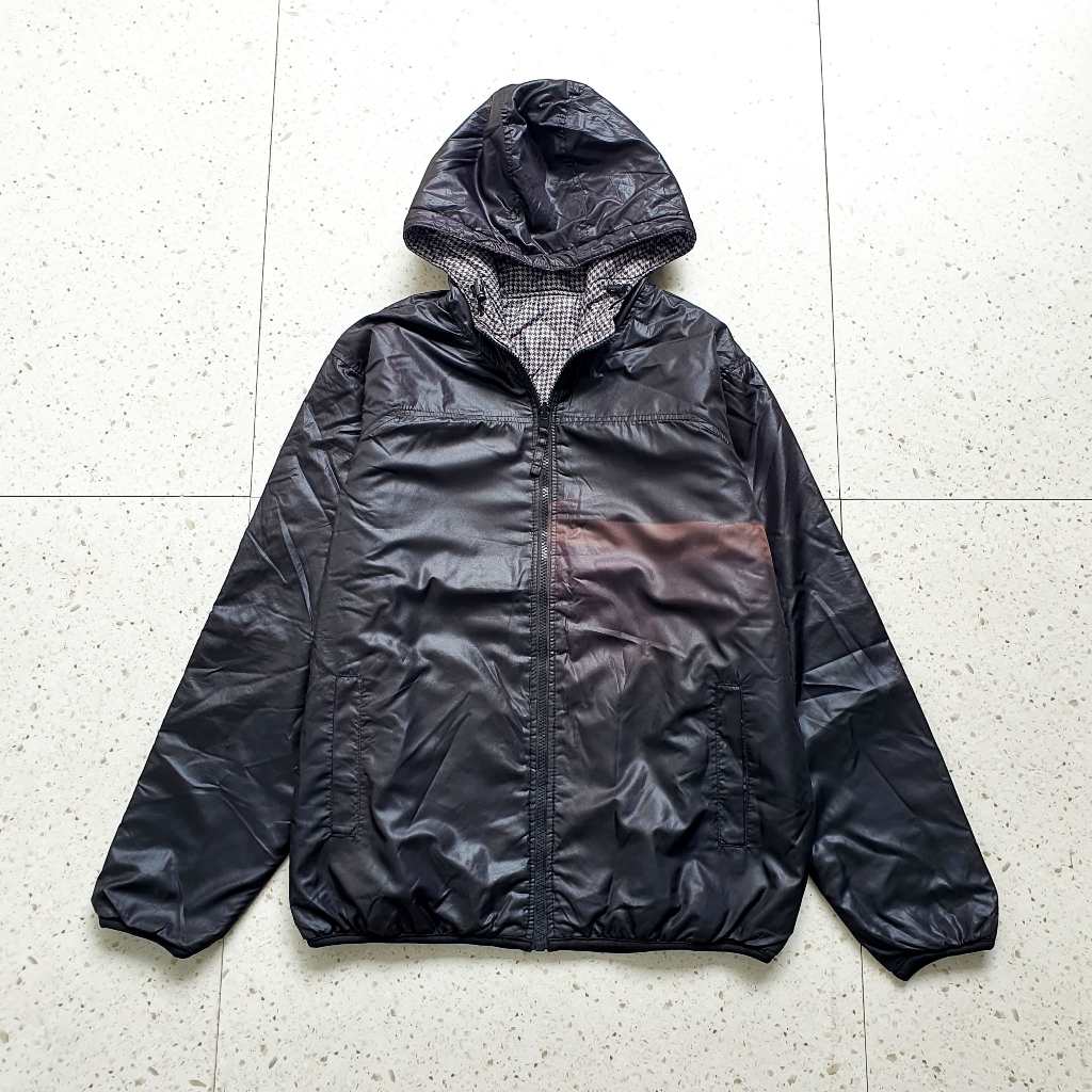 Baju Jaket Windbreaker Bomber Hitam / Size M sd L - LD 56 cm / Bekas - Second - Preloved