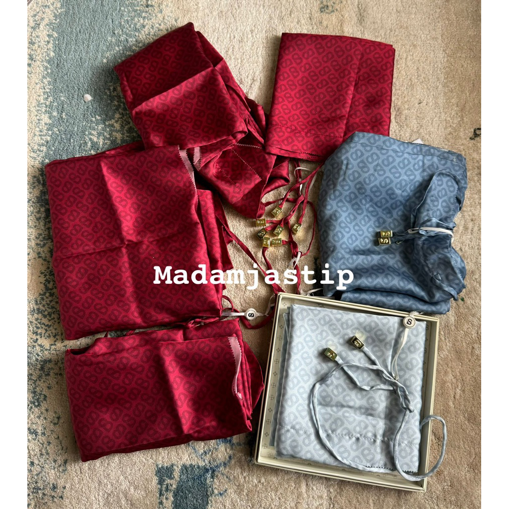 Tapis Slip On Buttonscarves