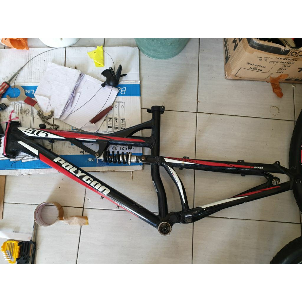 frame polygon broadway 26