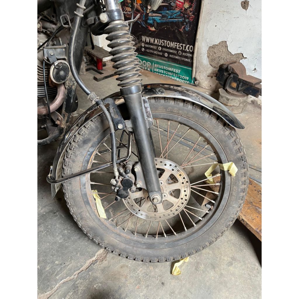 spakbor depan British w175 pnp tinggal pasang