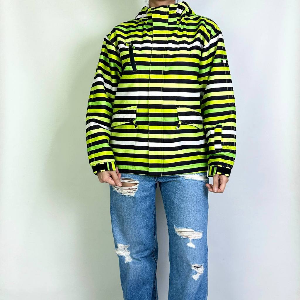 Jaket Gunung Wanita Mistral size fit S (seperti baru) anti air   100% original 281125N