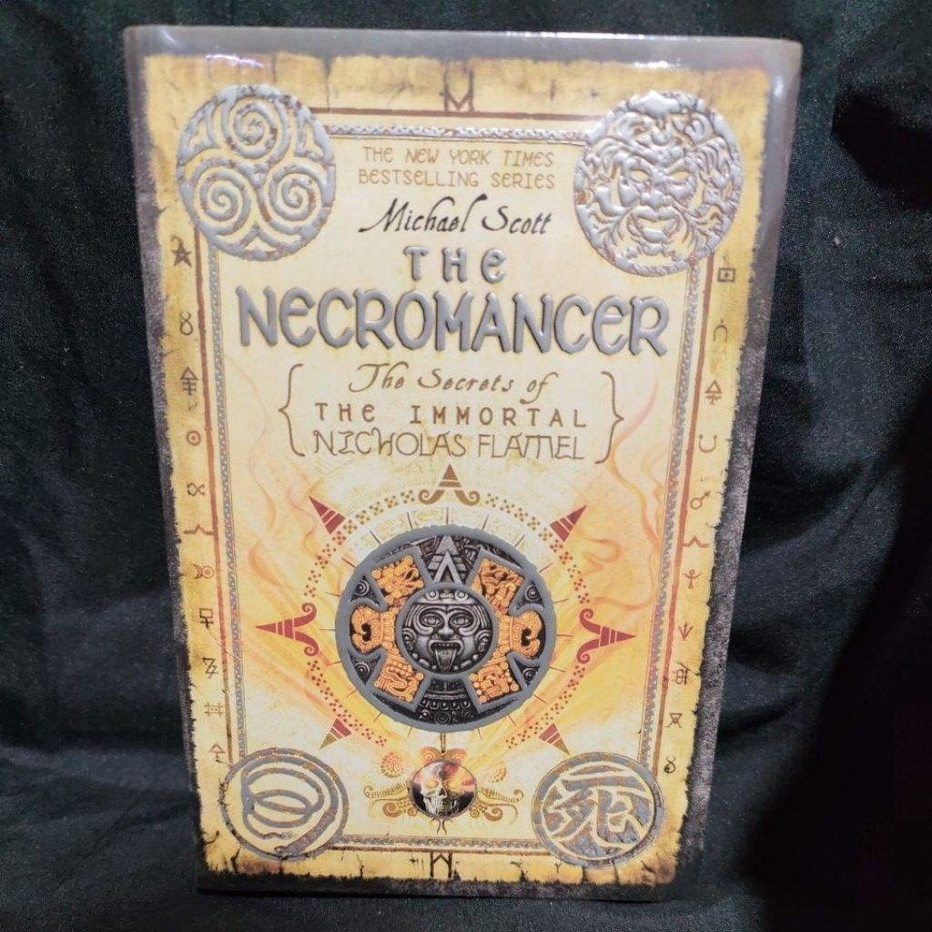 Buku Original THE NECROMANCER THE SECRETS OF IMMORTAL NICHOLAS FLAMEL - Micchael Scott