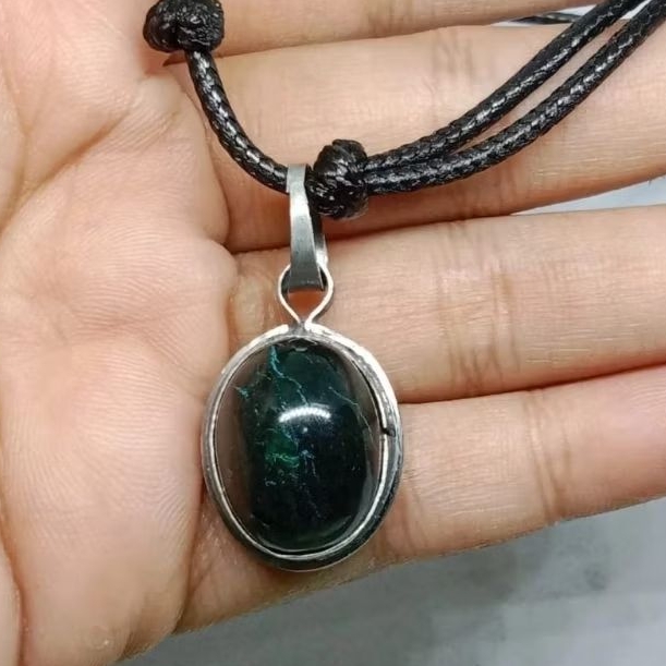 KALUNG BADAR BESI NEMPEL MAGNET NATURALEst. Dimensi batu 18-20mm / kalung batu akik