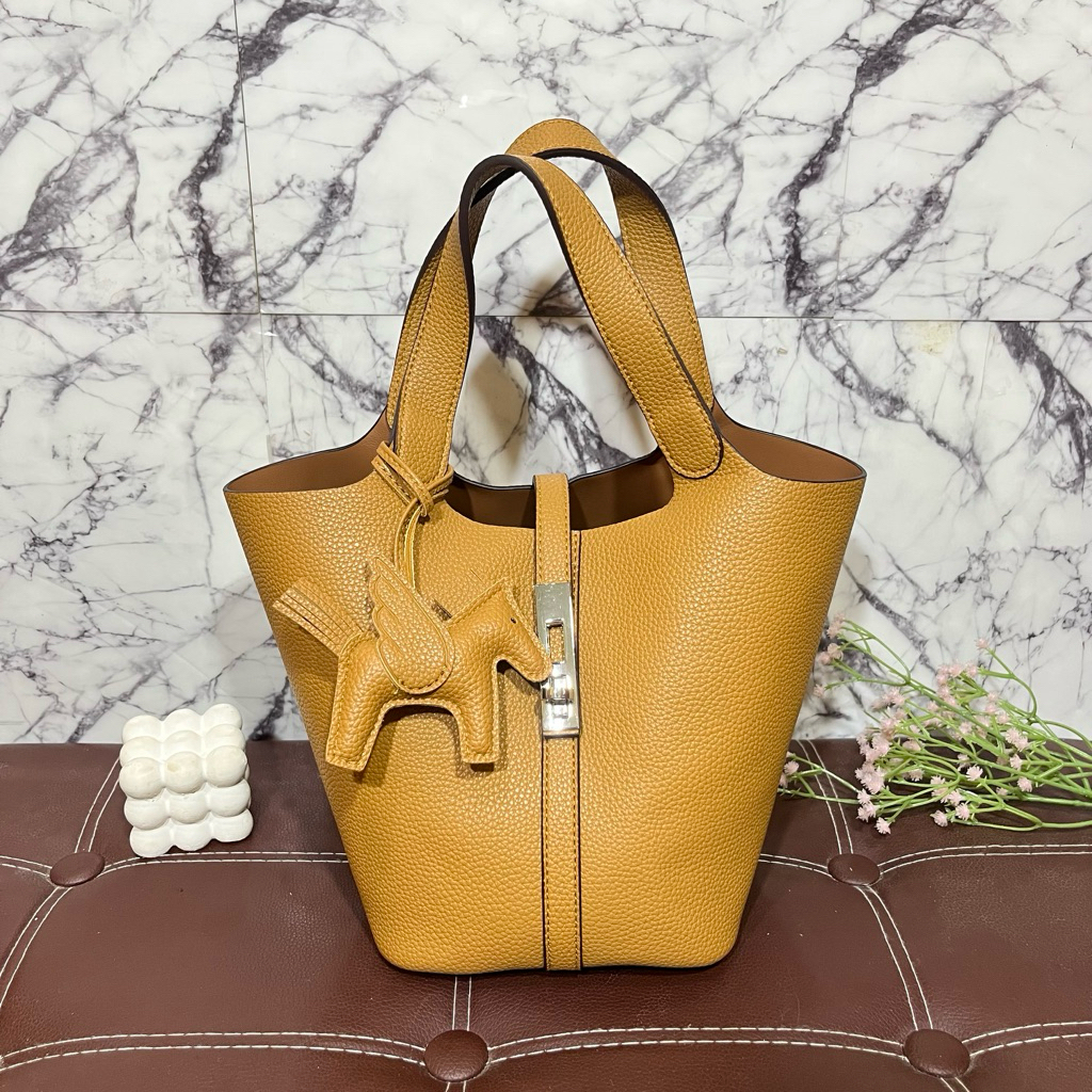 Bucket Back Caitina Bag