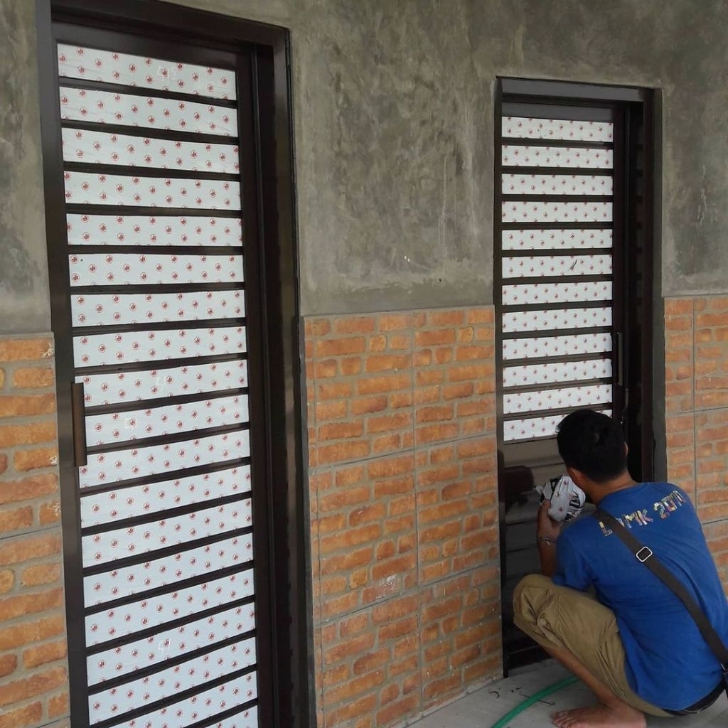 kusen pintu kamar mandi spandrel single dan bovenligh buka jungkit aluminium