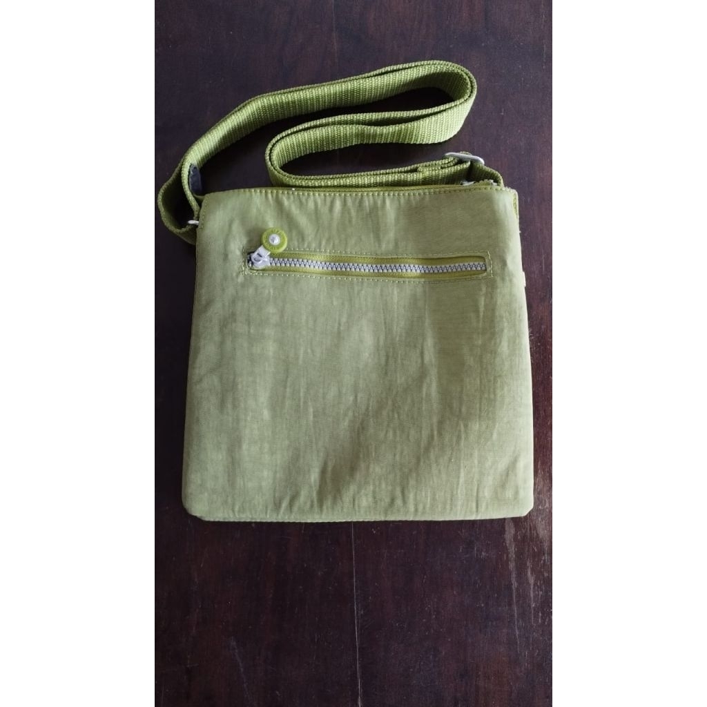 Tas Selempang Kipling