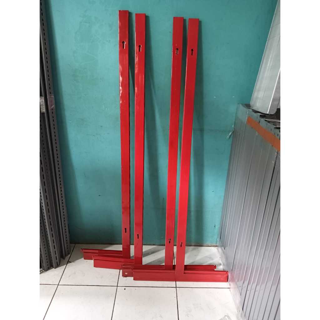 tiang rak gondola, tiang rak minimarket,tiang rak display, holo lubang, holo lubang 30x60