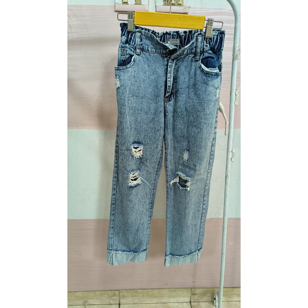 Celana Jeans brand Avenue