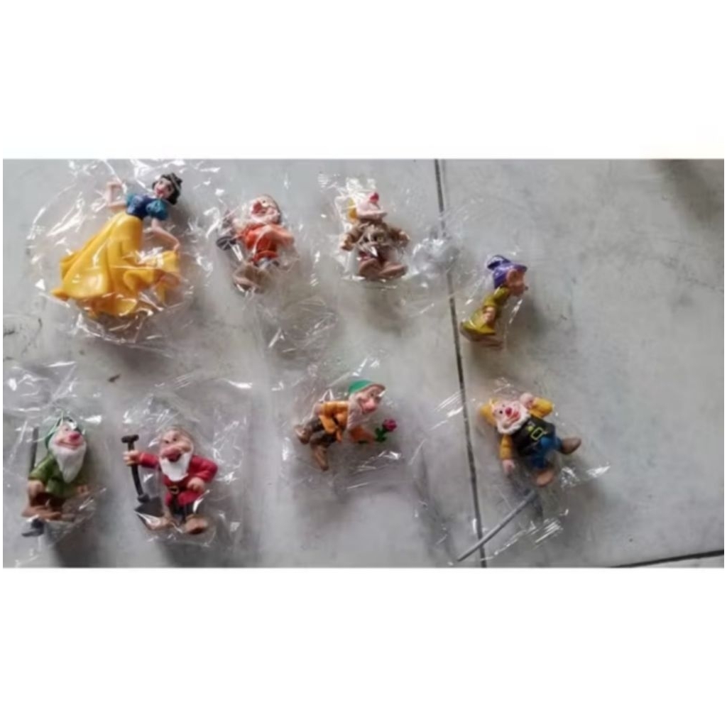 action figure snow white dan 7 kurcaci set