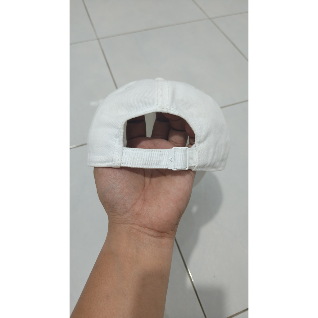 Topi olahraga putih Pria