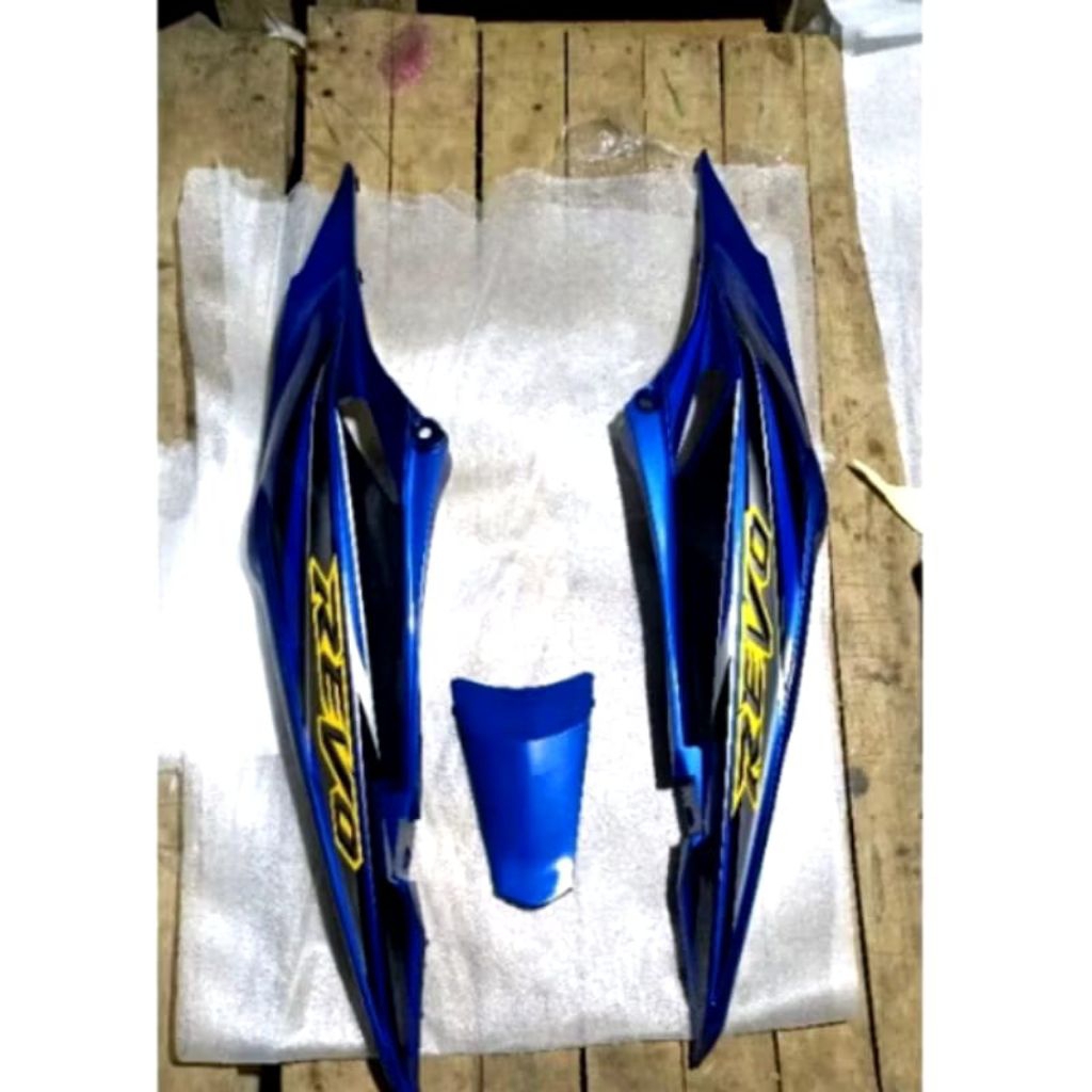 Cover Body belakang Honda Revo lama Revo lancip + striping  stiker warna biru