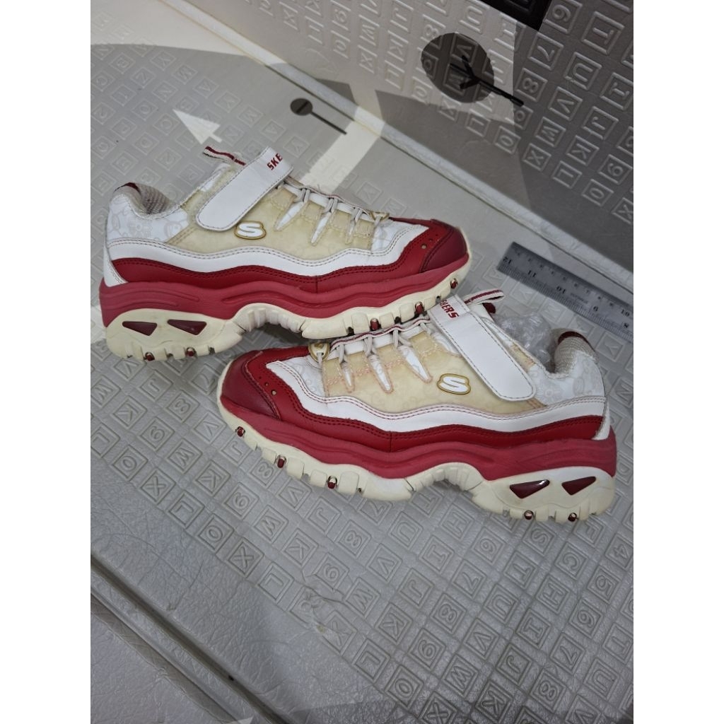 Sepatu Preloved Skechers Size 33.5