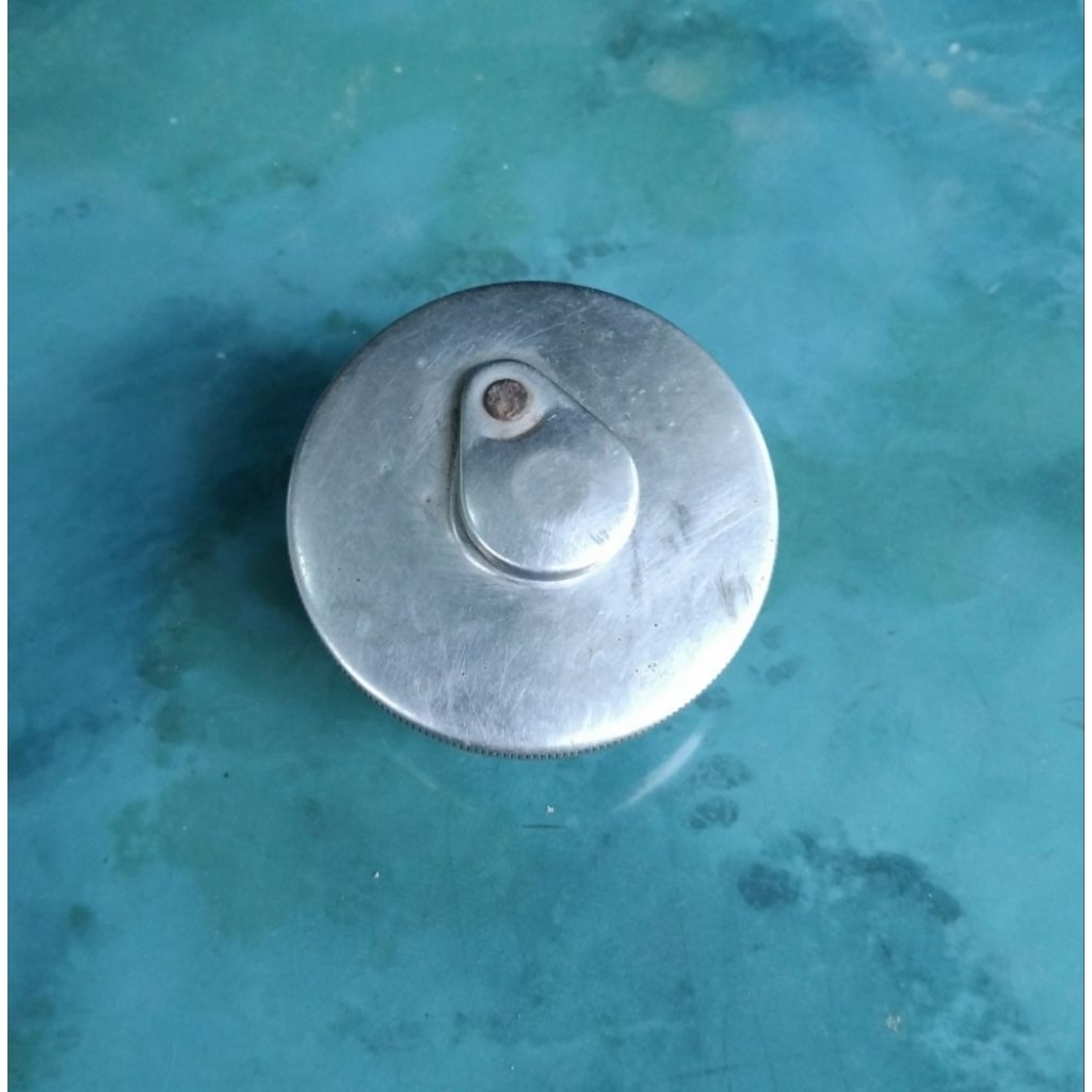 tutup tangki yamaha L2 super cover tangki yamaha L 2 sn cover tangki bensin yamaha L 2 super origina