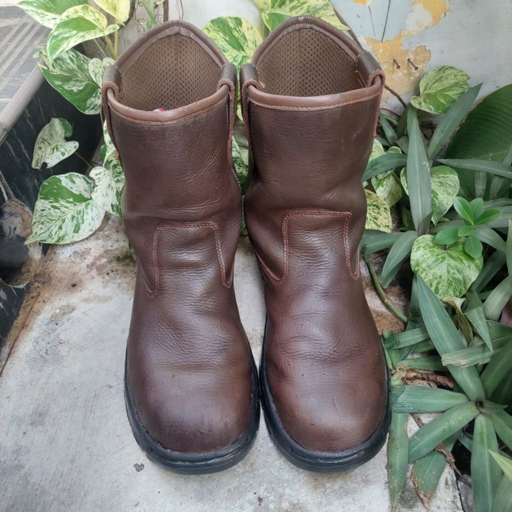 sepatu safety boots second kent size 42(27cm)