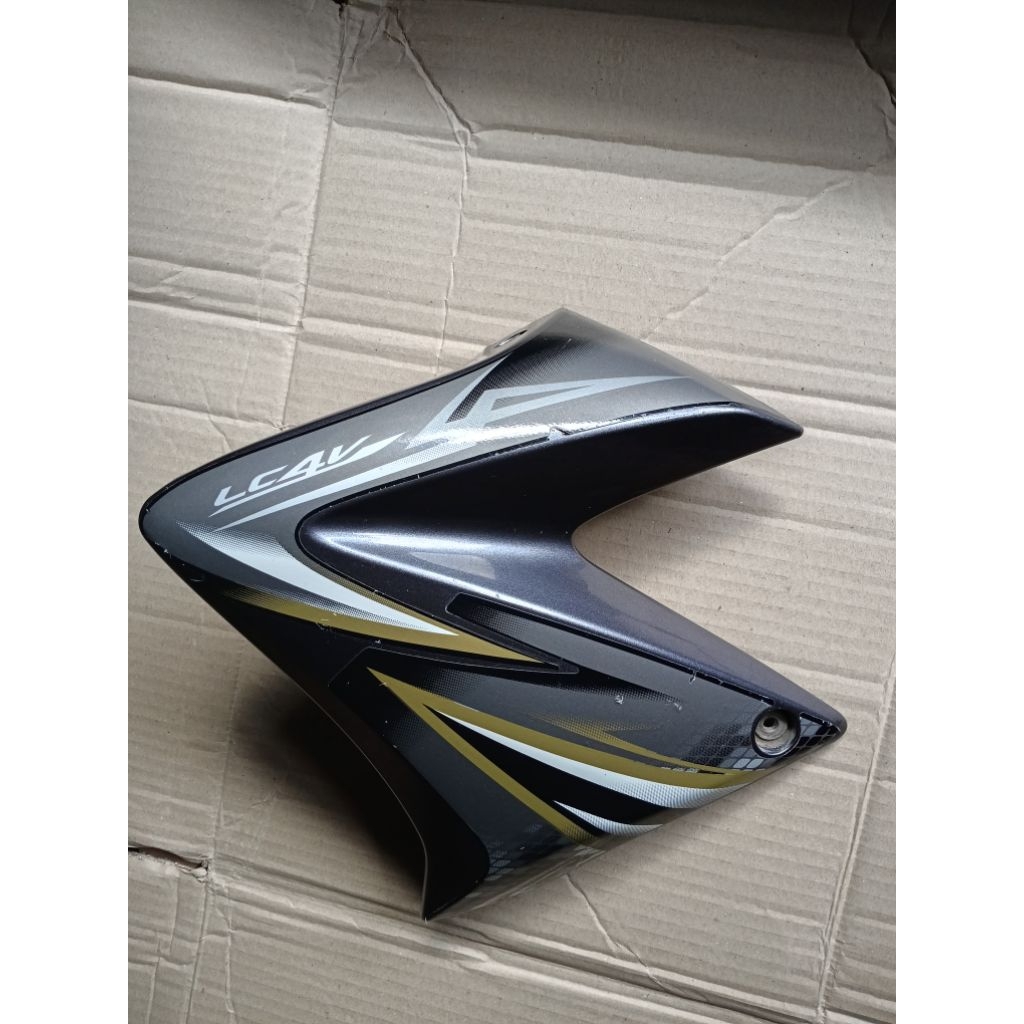 cover sayap tengki yamaha vixion old sebelah kiri 2009/2012 original